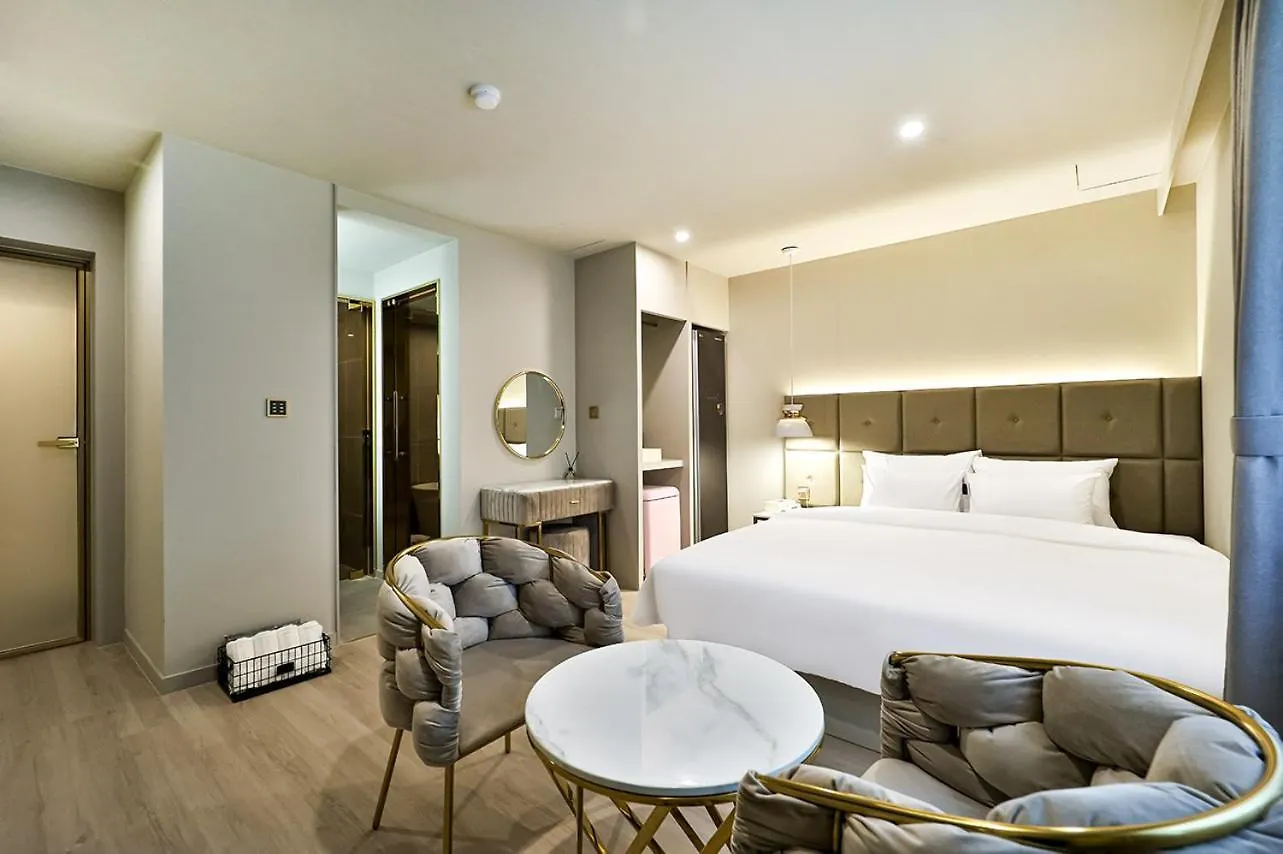 Denbasta Hotel Daeyeon Busan