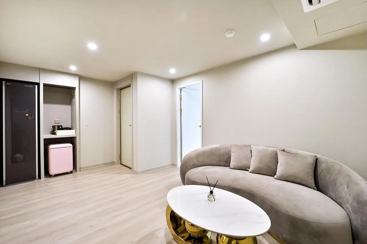 Denbasta Hotel Daeyeon Busan
