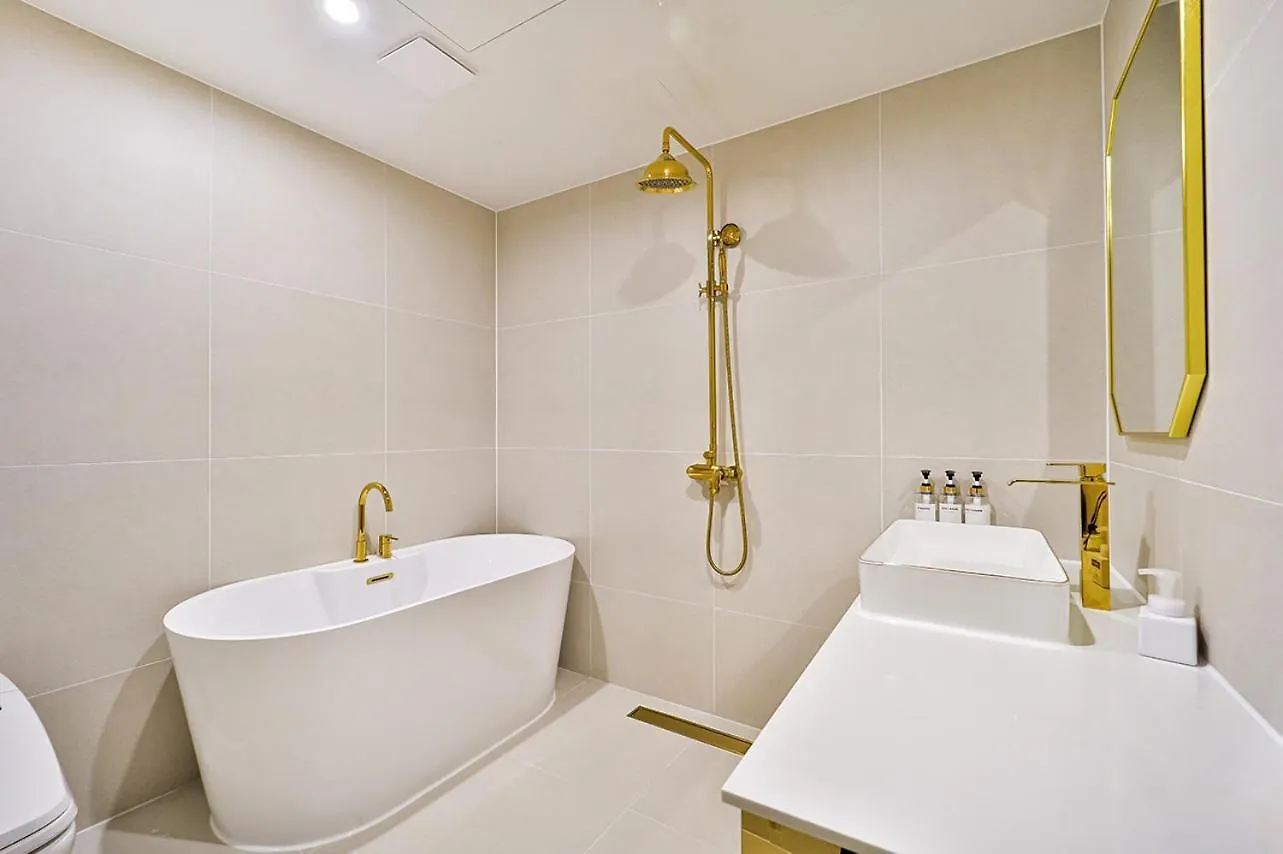 Denbasta Hotel Daeyeon Μπουσάν 2*,  Νότια Κορέα