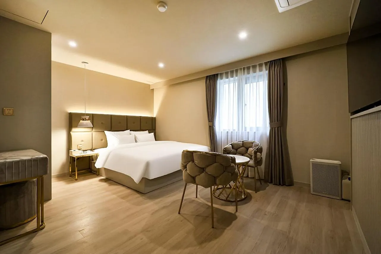 Denbasta Hotel Daeyeon Busan