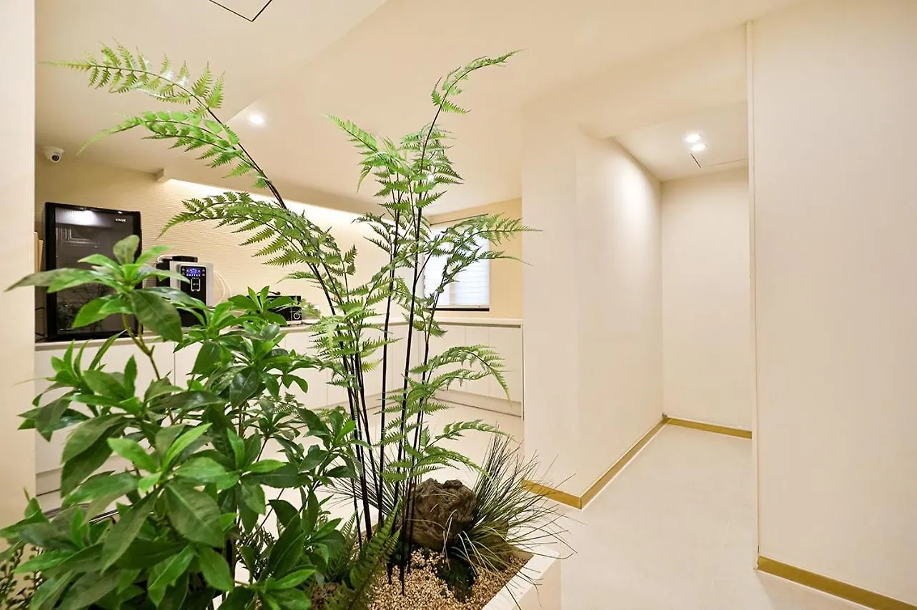 Denbasta Hotel Daeyeon Busan 2*,