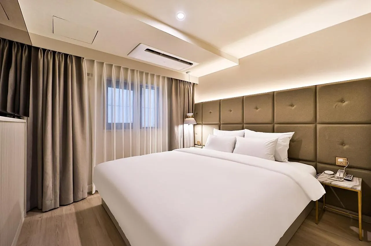 Denbasta Hotel Daeyeon Busan 2*,