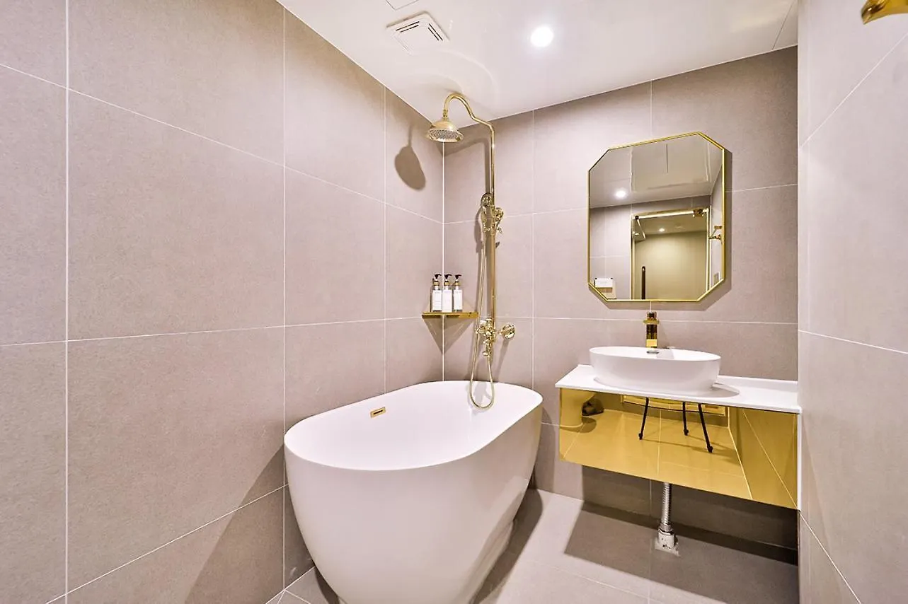 Denbasta Hotel Daeyeon Busan