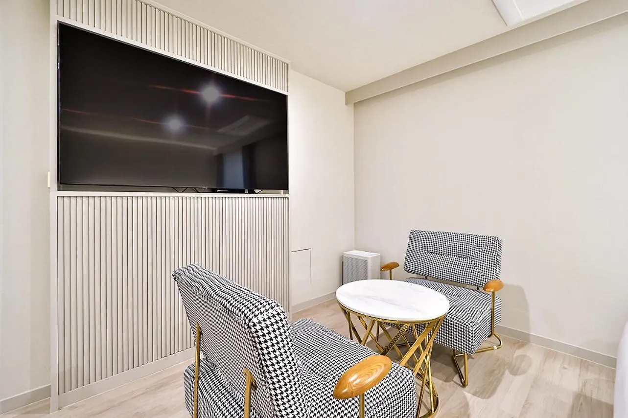 Denbasta Hotel Daeyeon Busan 2*,
