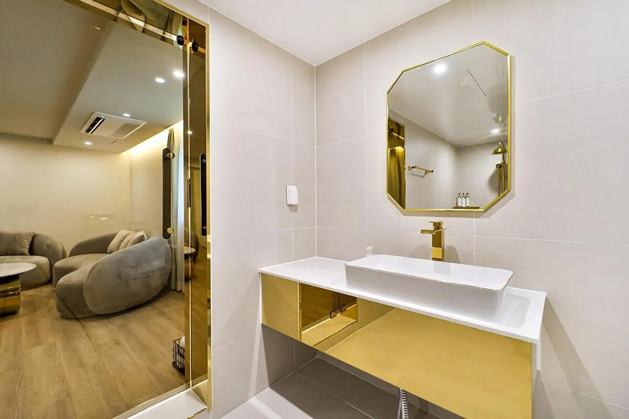 Denbasta Hotel Daeyeon Busan 2*,  South Korea